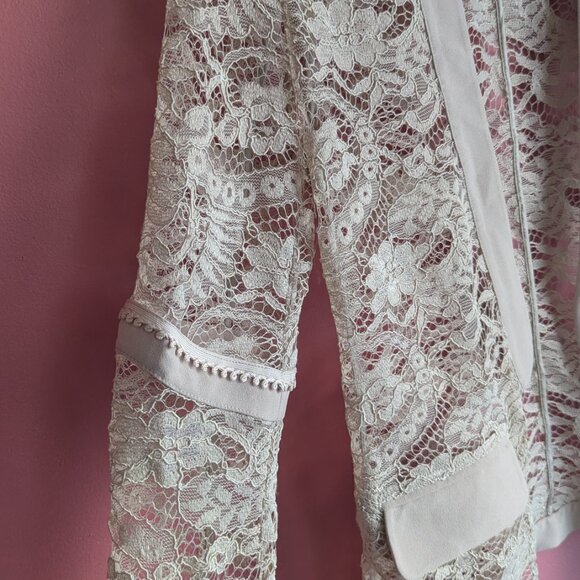 The Lace Design Blazer - Picture 4 of 9